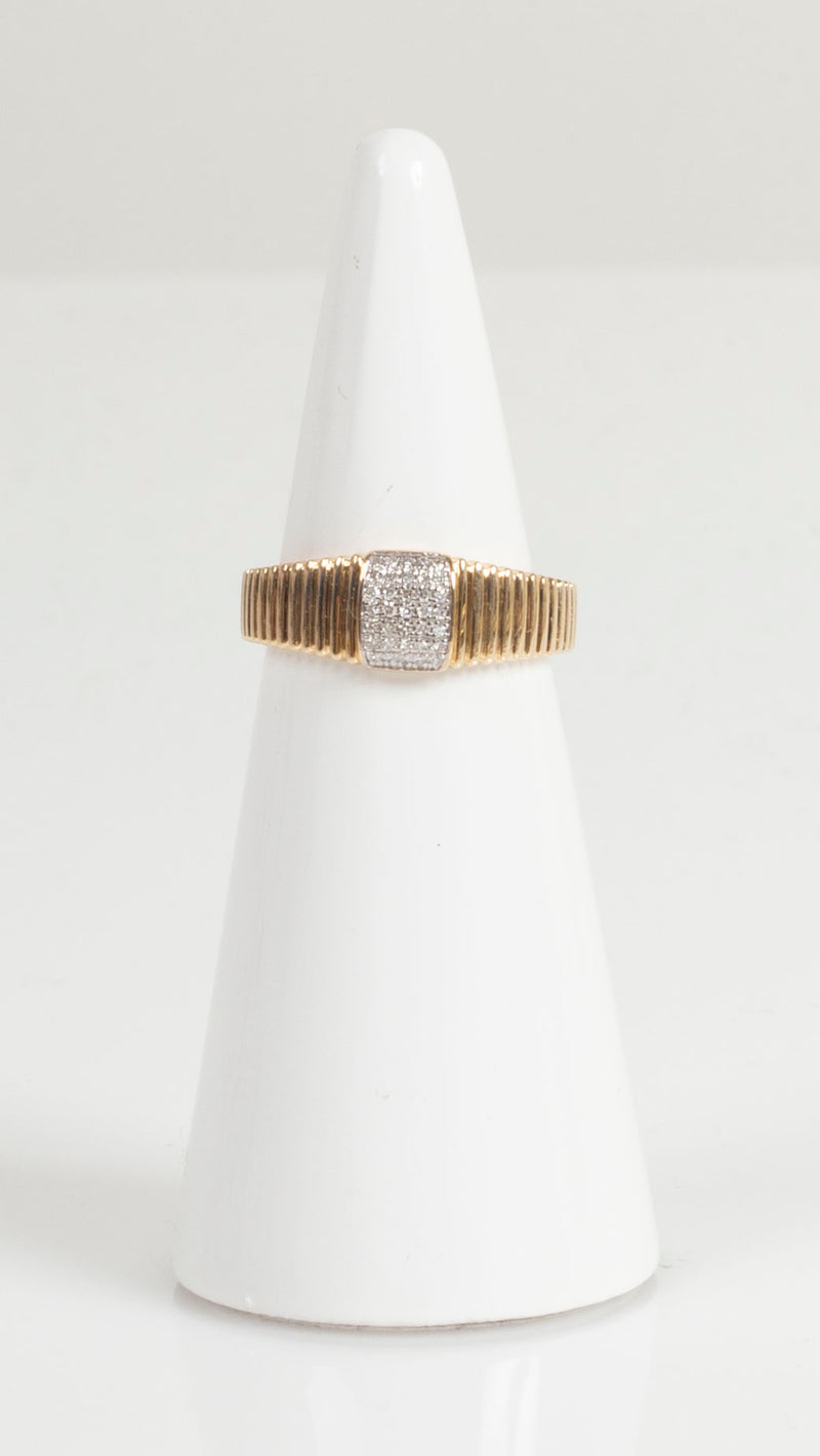 14k Square Pave Center Tapered Band - Gold