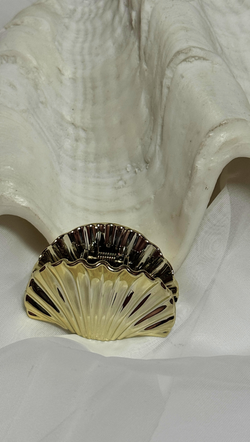 Small Seashell Hair Claw - Gold