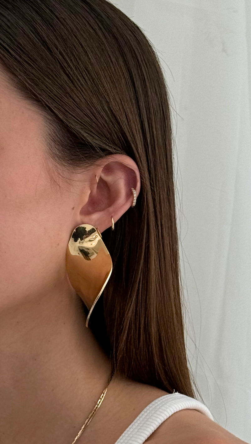 Oversized Wavy Earring - Gold