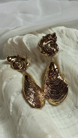 Sea Life Dangle Earring - Gold
