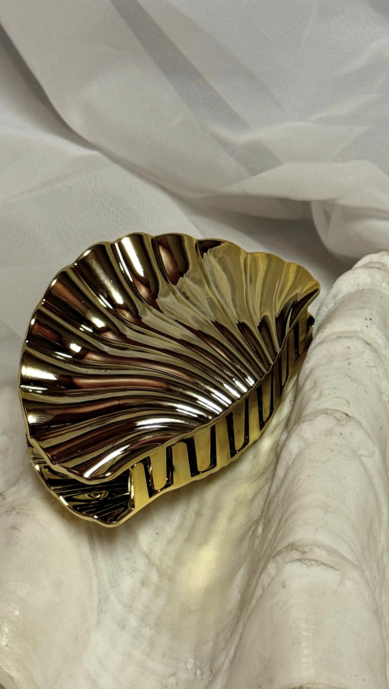 Large Seashell Hair Claw - Gold
