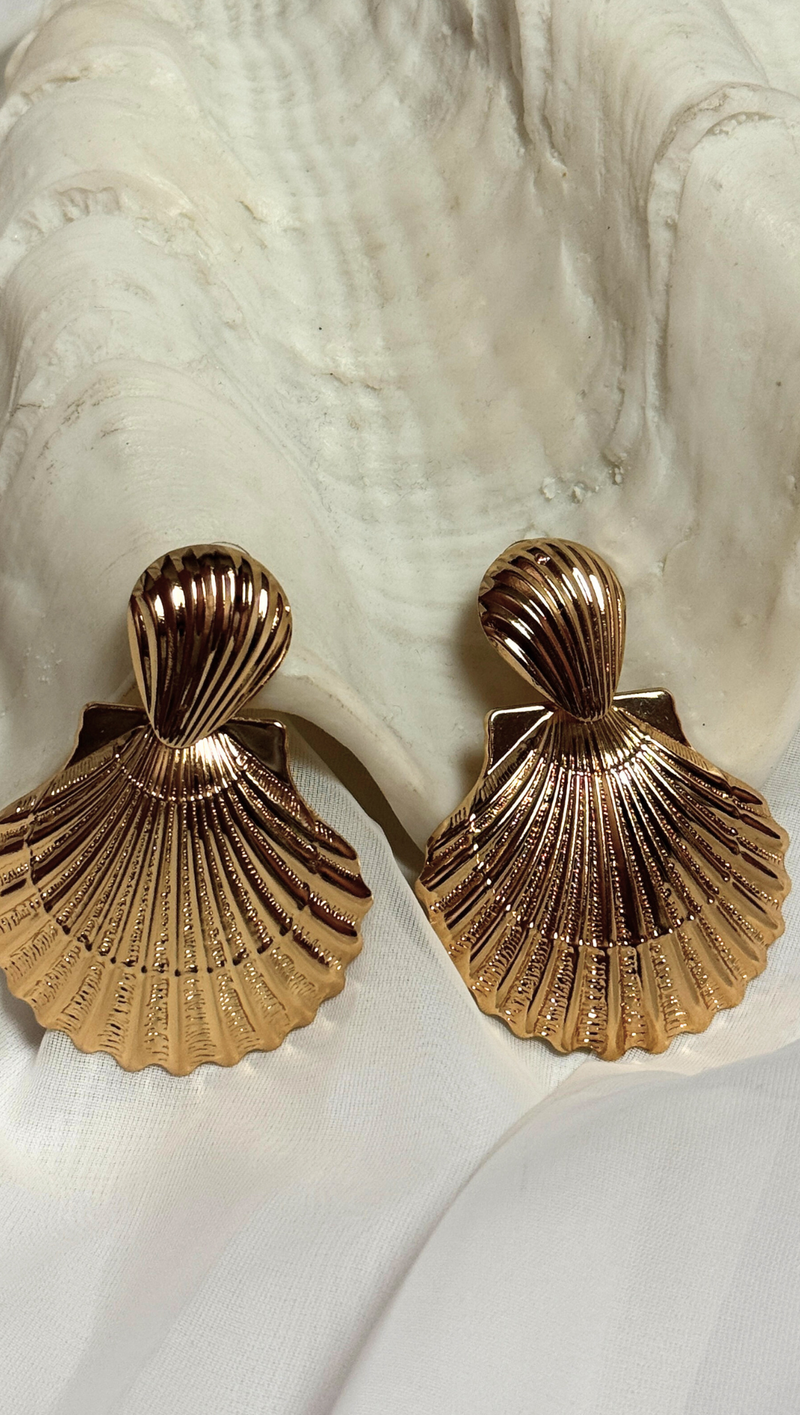 Large Seashell Dangle Earring - Gold