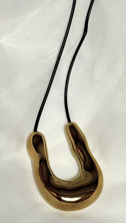 Oversized Horseshoe Woven Necklace -18K Gold Plated