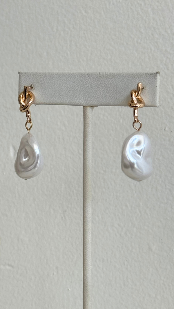 Metal Knot Pearl Dangle Earring - Gold