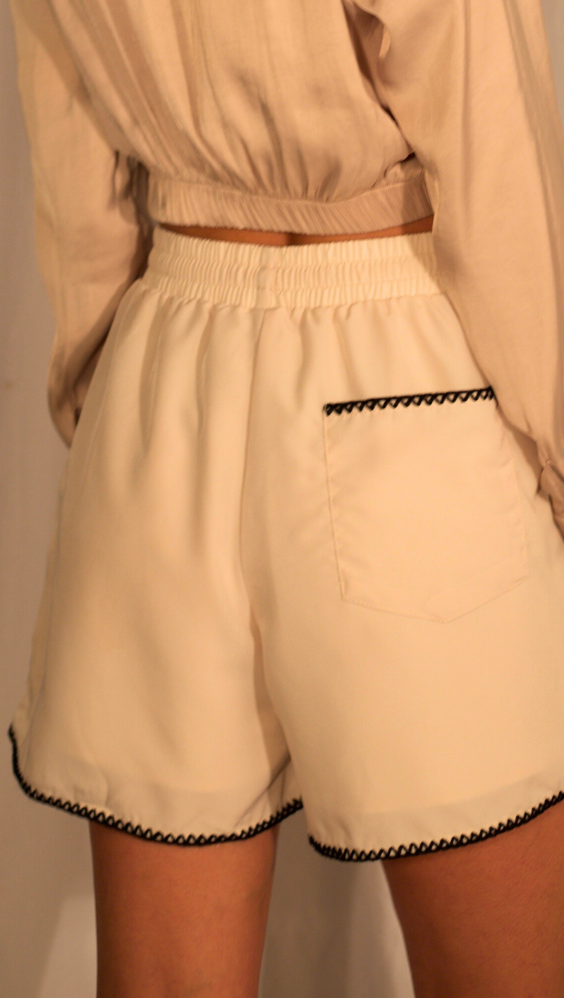 Luca Shorts - Ecru/Black