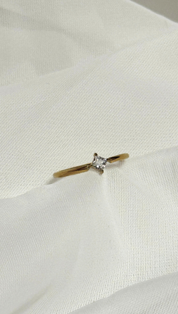 Dainty Round Stone Stacking Ring - 14K Gold Plated