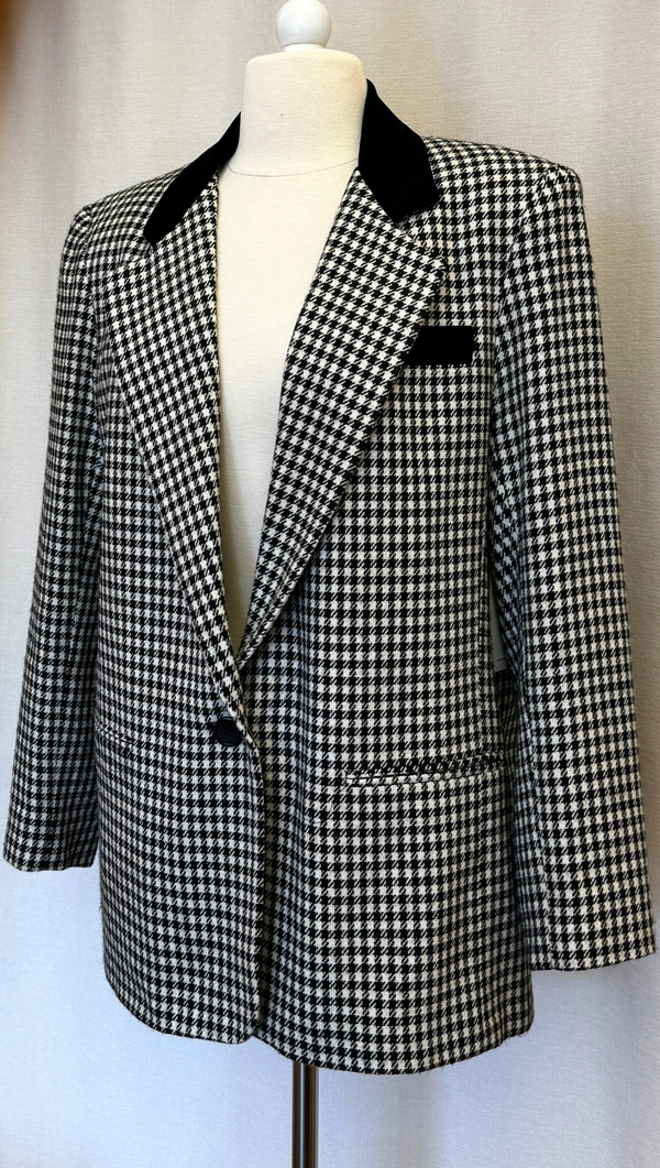 Dumas 90s Houndstooth Blazer w Velvet Detail