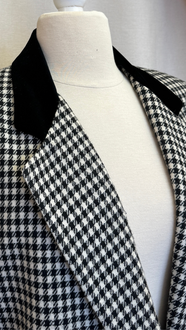 Dumas 90s Houndstooth Blazer w Velvet Detail