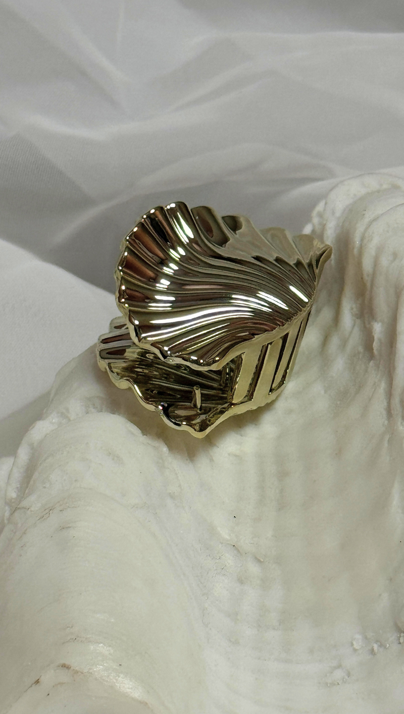 Small Seashell Hair Claw - Gold