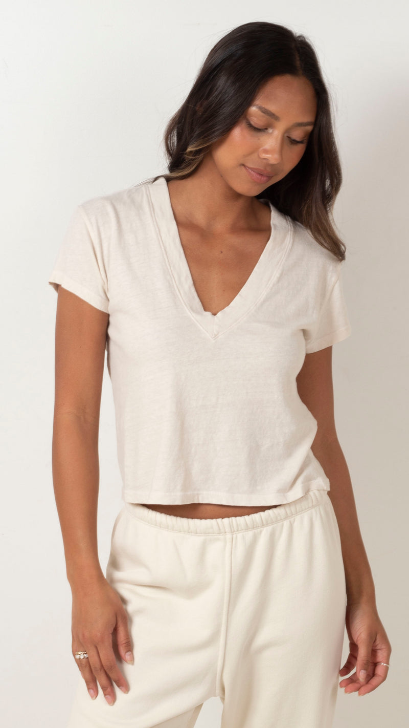 perfect-white-tee-alanis-recycled-cotton-v-neck-tee-sugar