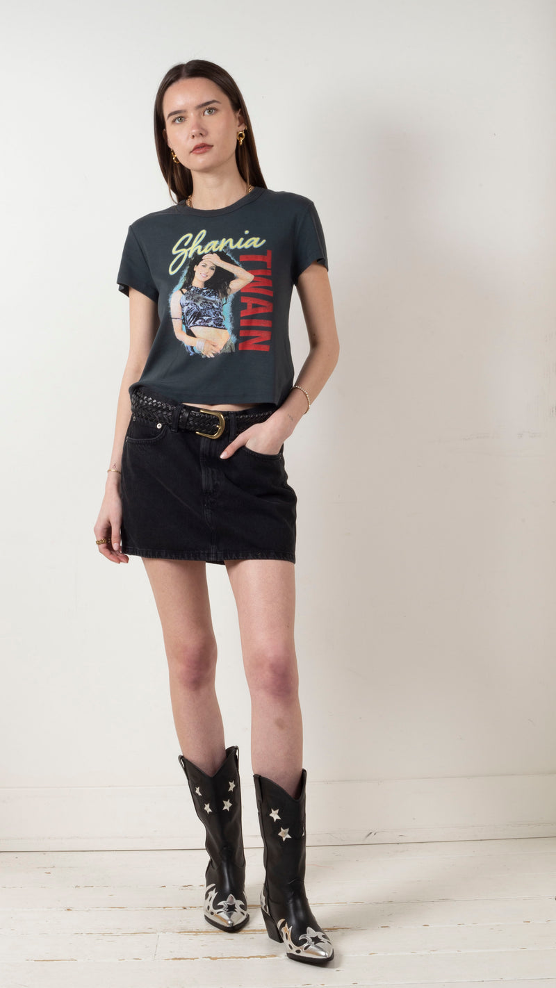 daydreamer-shania-twain-single-shrunken-tee-vintage-black