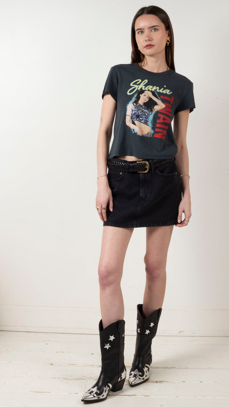 daydreamer-shania-twain-single-shrunken-tee-vintage-black