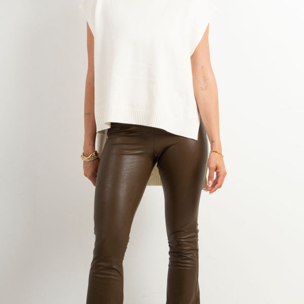 Faux Leather Crop Flare Legging in Cocoa – Bunny and Babe Winnetka