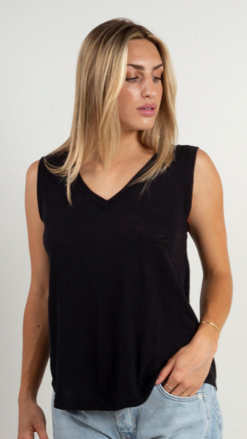 animari-basic-swing-v-neck-tank-black