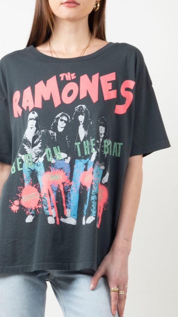 DAYDREAMER-THE-RAMONES-BEAT-ON-THE-BRAT-MERCH-TEE-VINTAGE-BLACK
